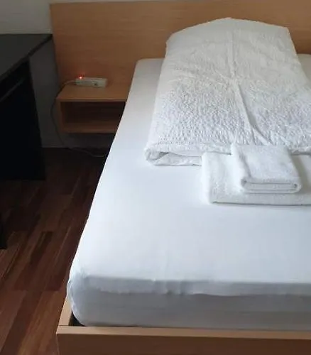 Hotel Kriftelerhof *